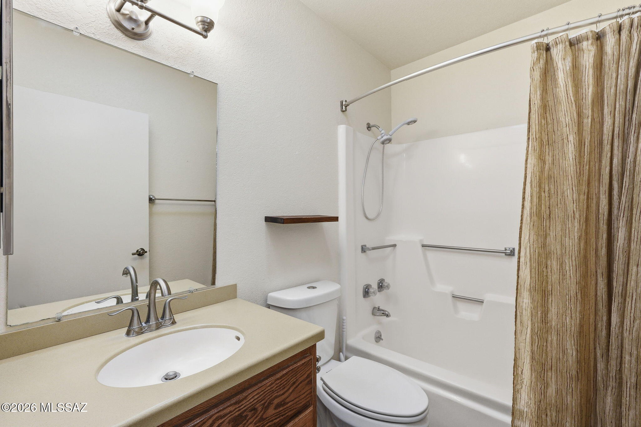 261 N Calle Del Lago