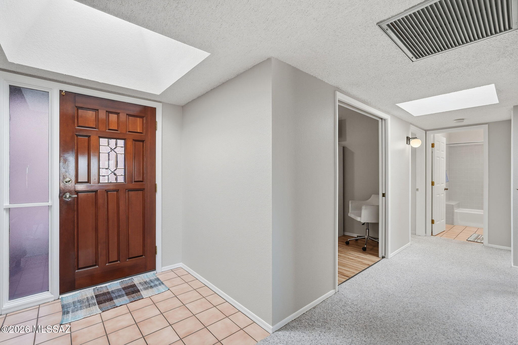 1040 W Camino Del Pato