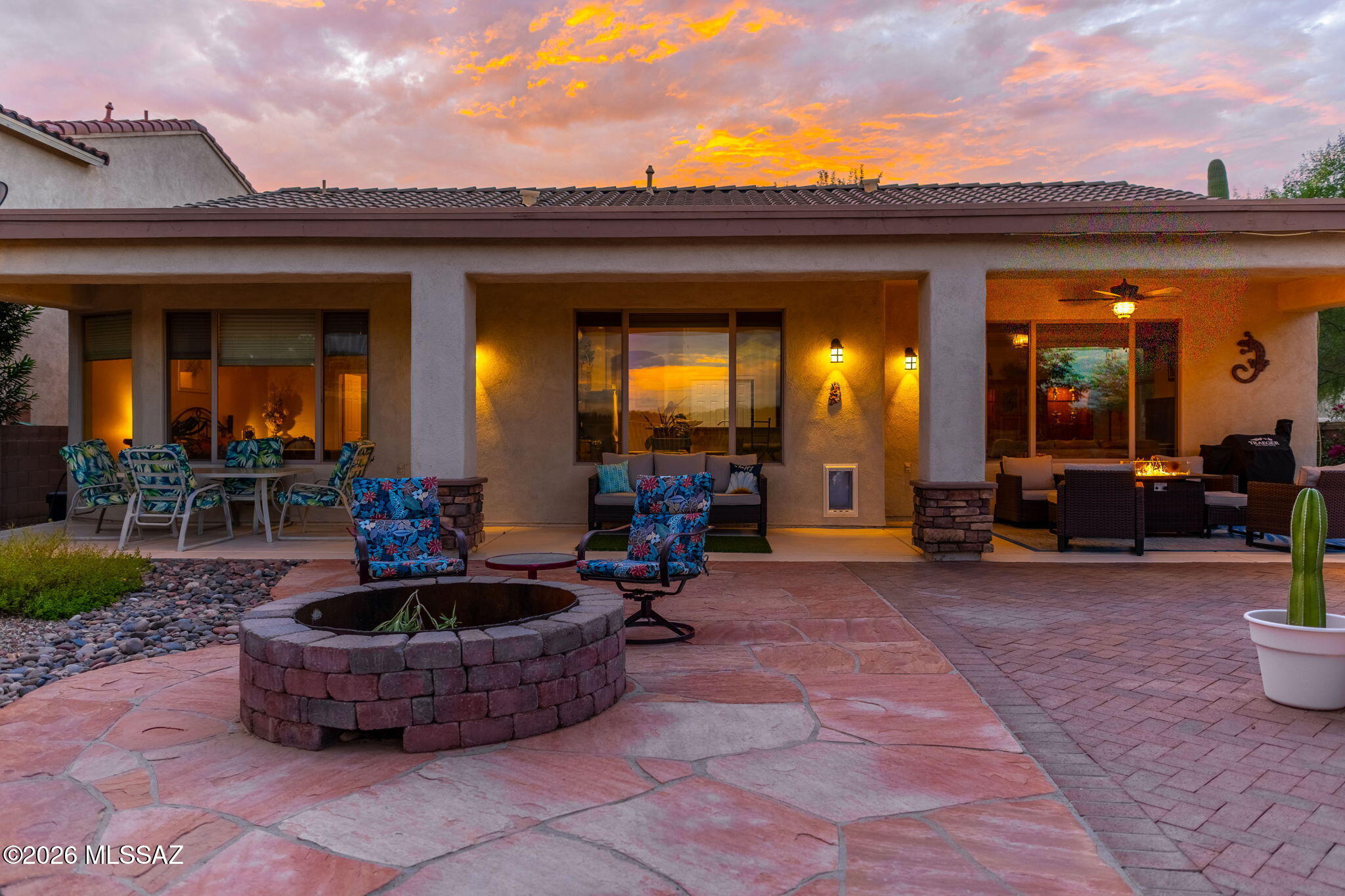 15537 S Via Puente Azul