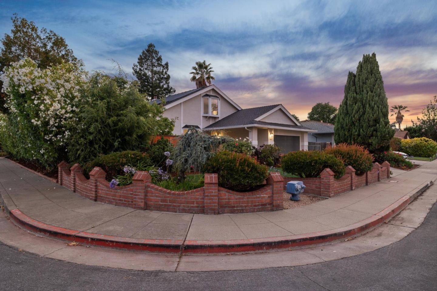 561 Anchor Circle