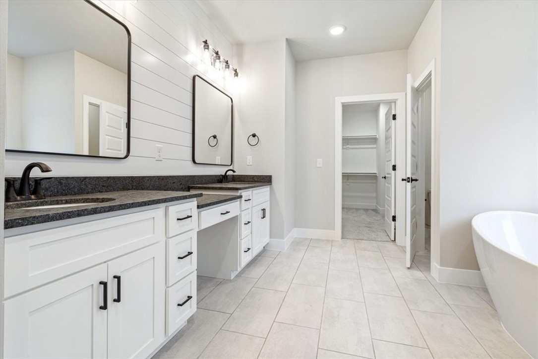 1271 Red Maple Street