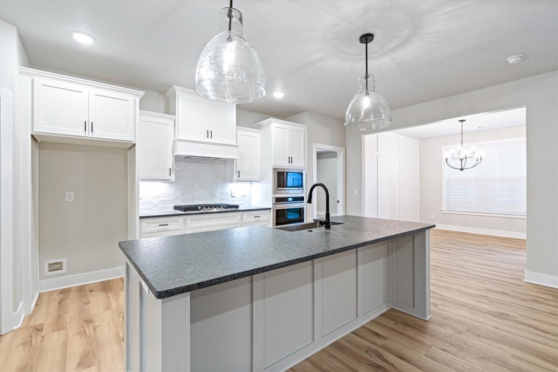 1271 Red Maple Street