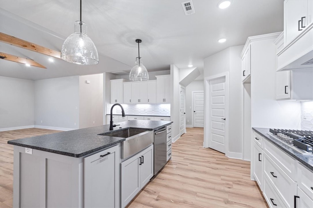 1271 Red Maple Street