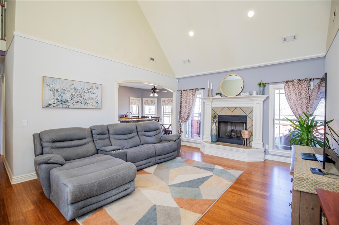 4203 W Pleasant Drive