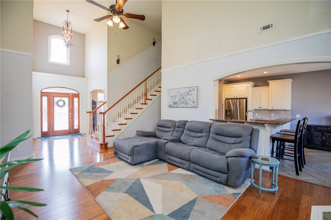 4203 W Pleasant Drive