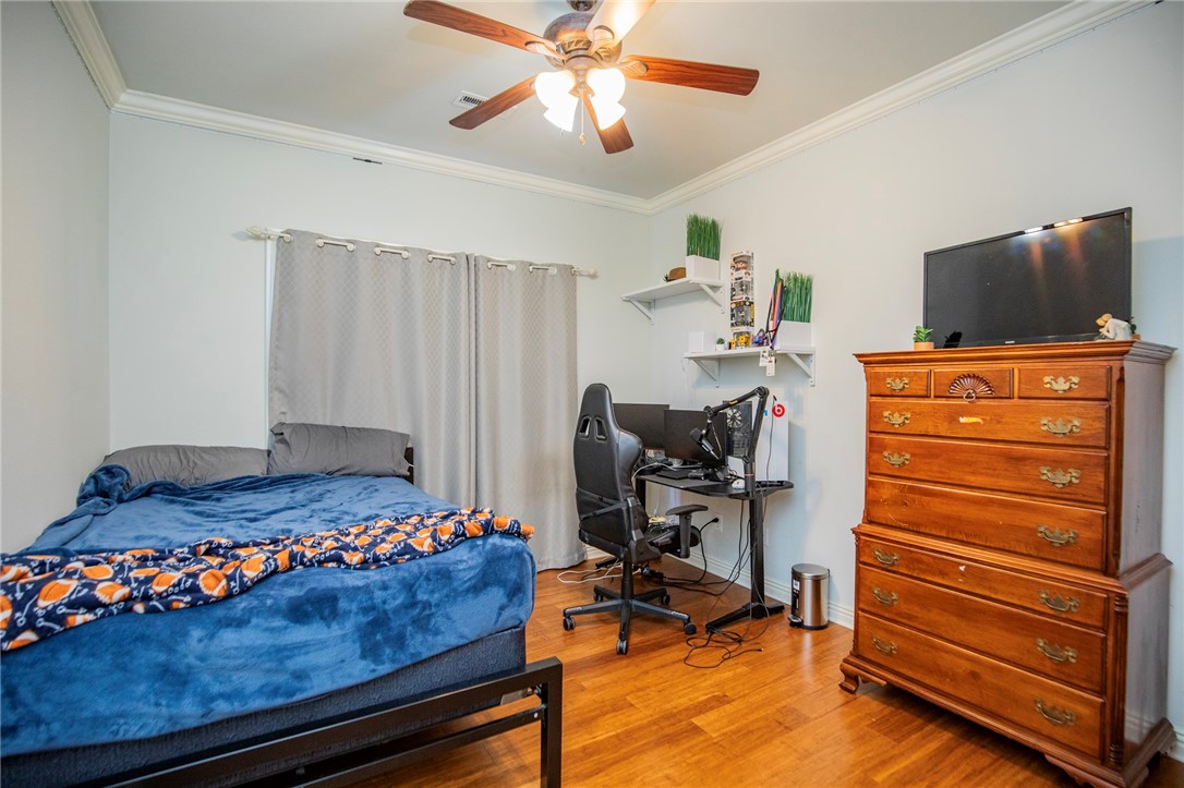 4203 W Pleasant Drive