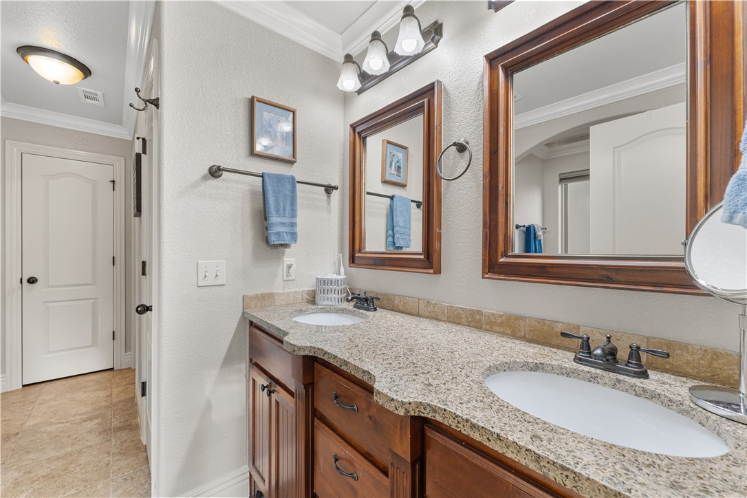 4002 SW Summerbrook Street