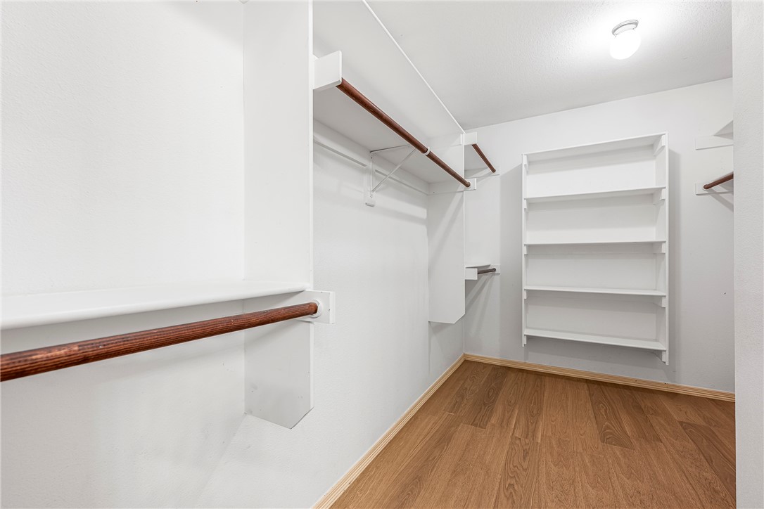 210 E Thistlewood Avenue