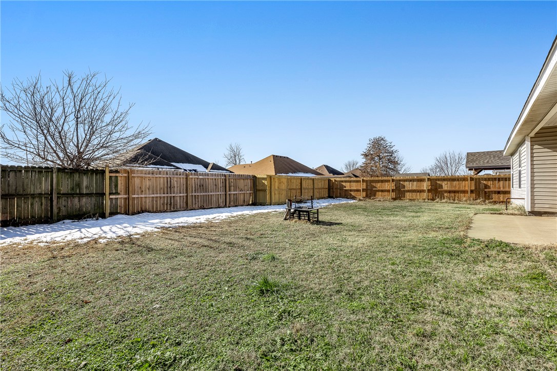 210 E Thistlewood Avenue