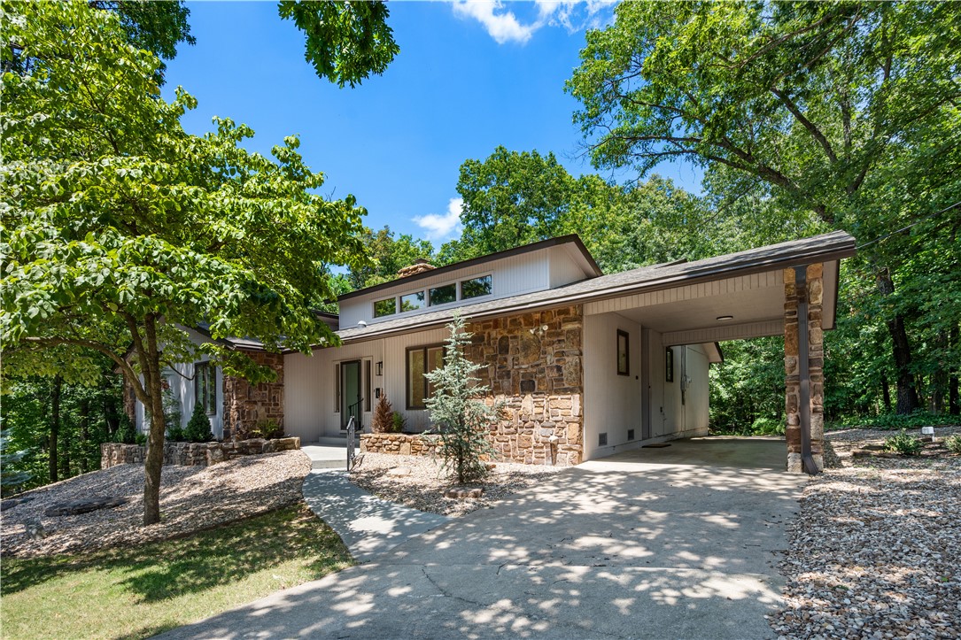 8 Tarland Lane