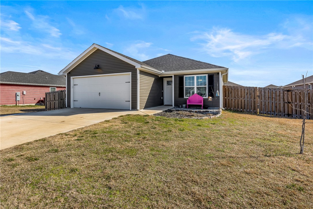 817 S Parrot Lane