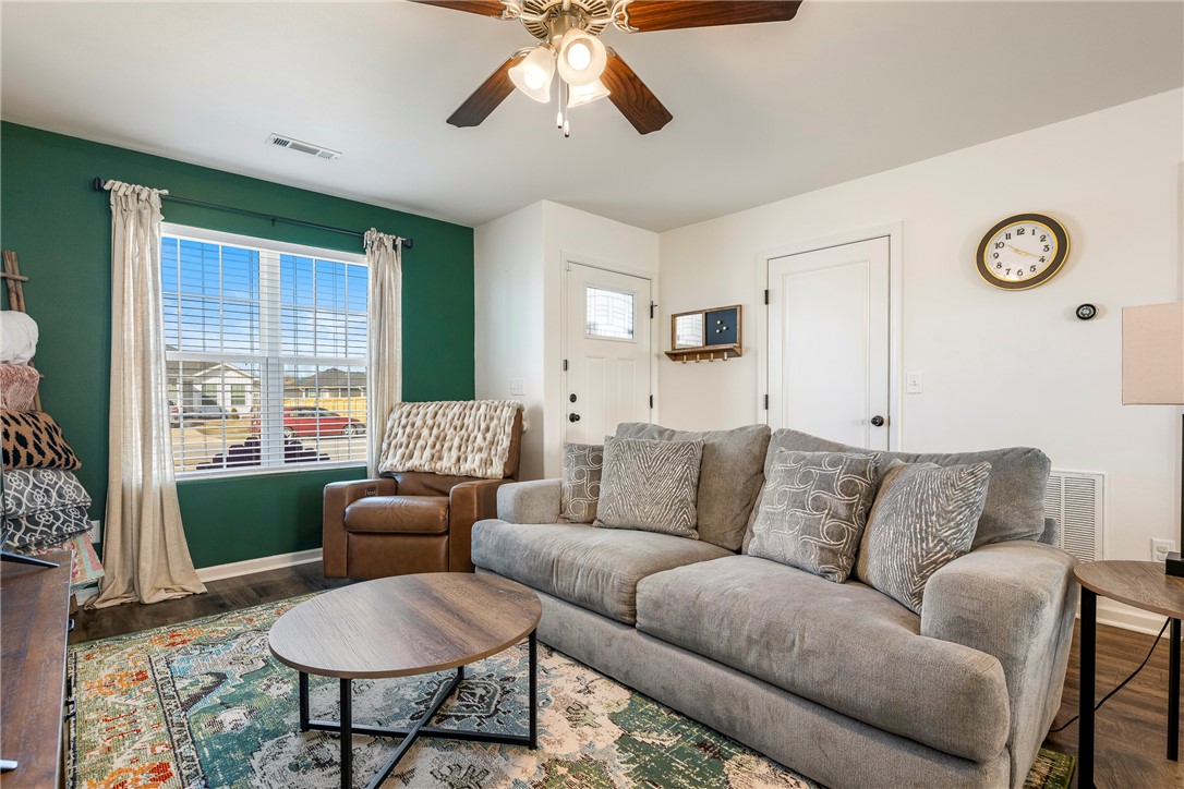 817 S Parrot Lane
