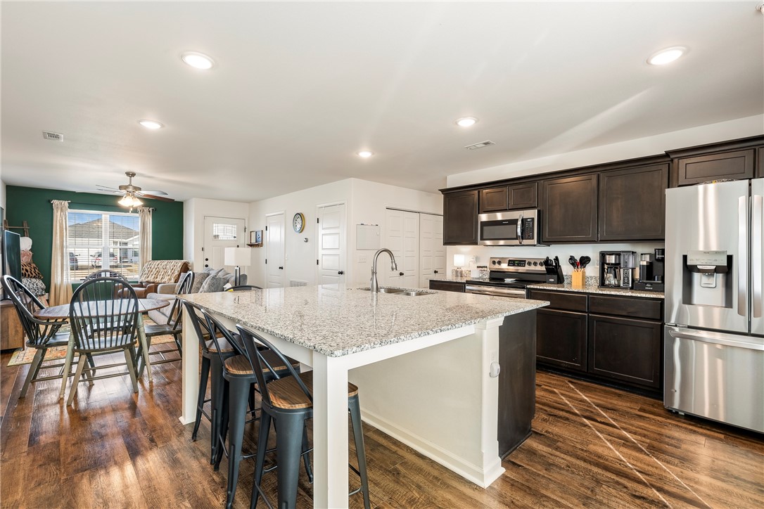817 S Parrot Lane