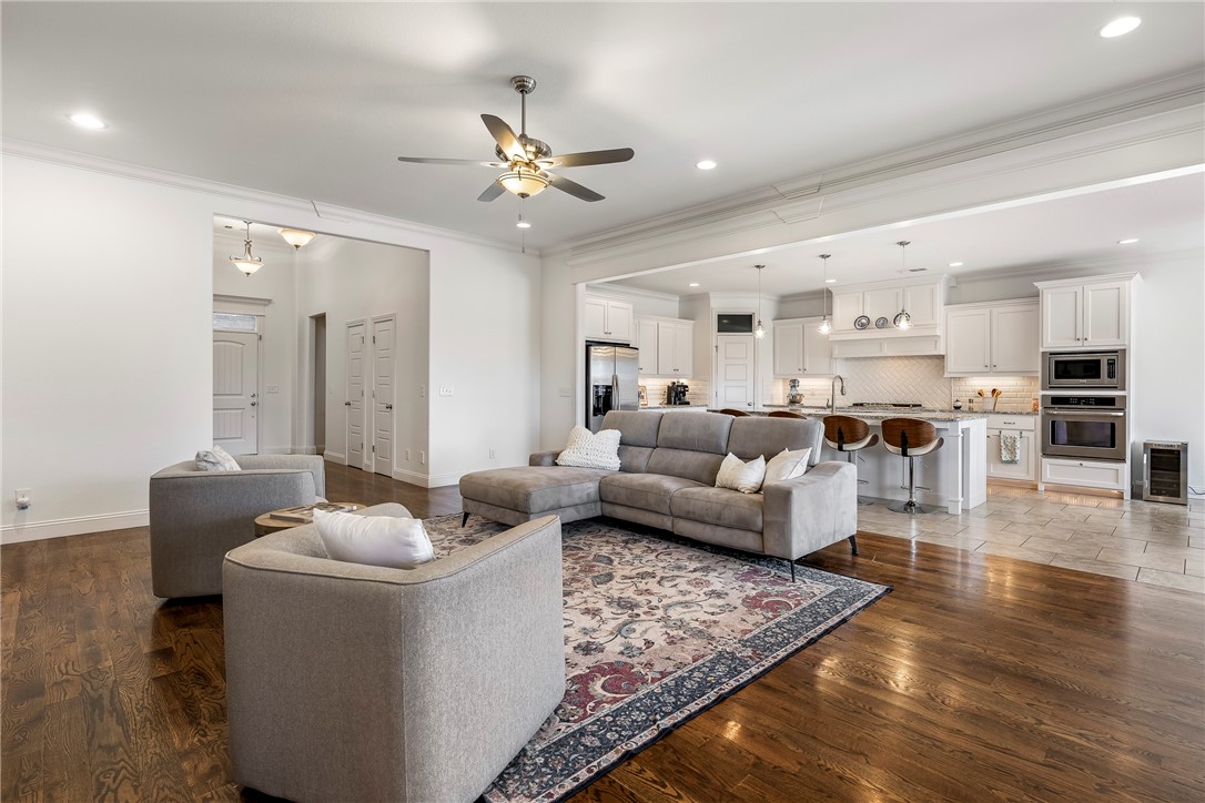 5700 W Lakewood Drive