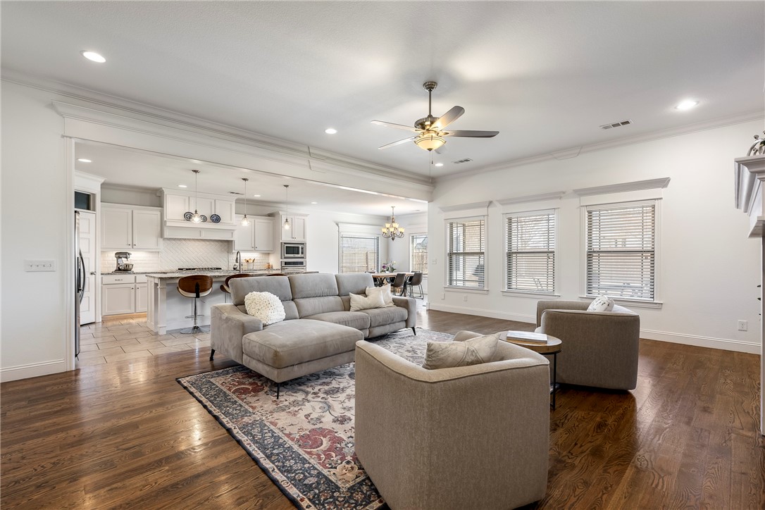 5700 W Lakewood Drive