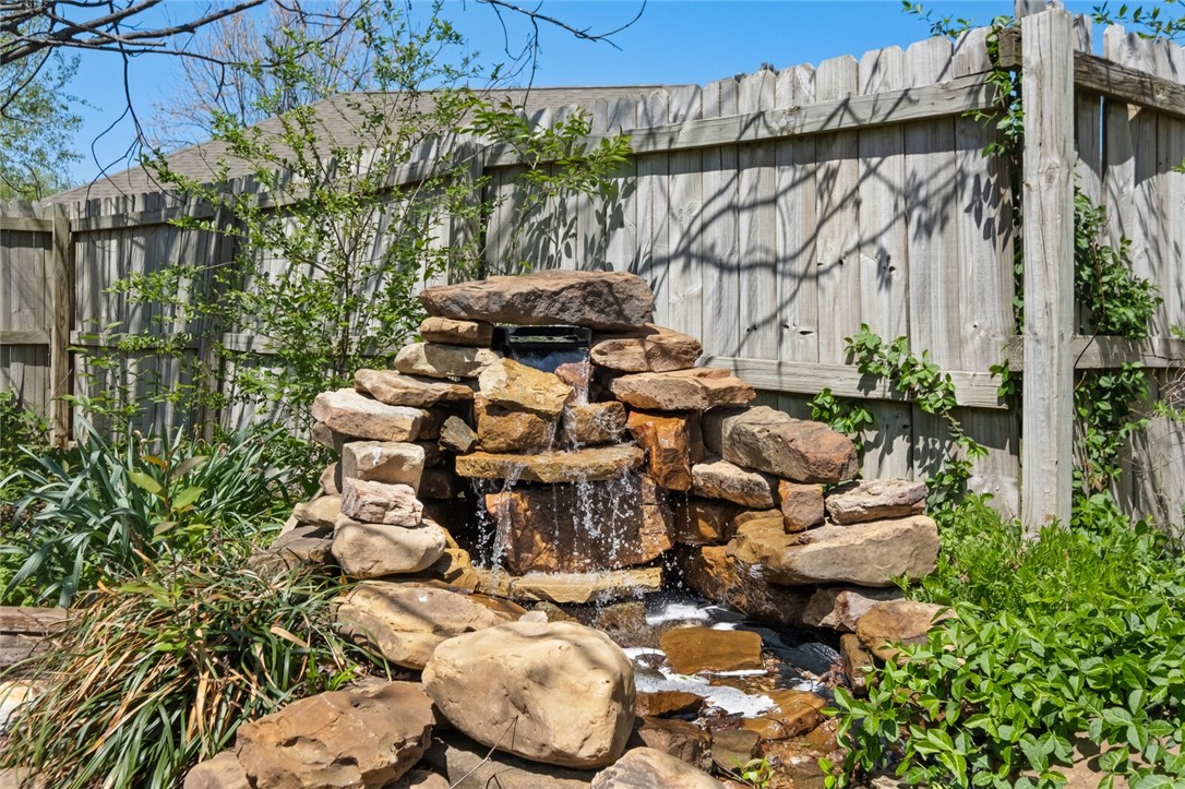 330 Red Maple Avenue