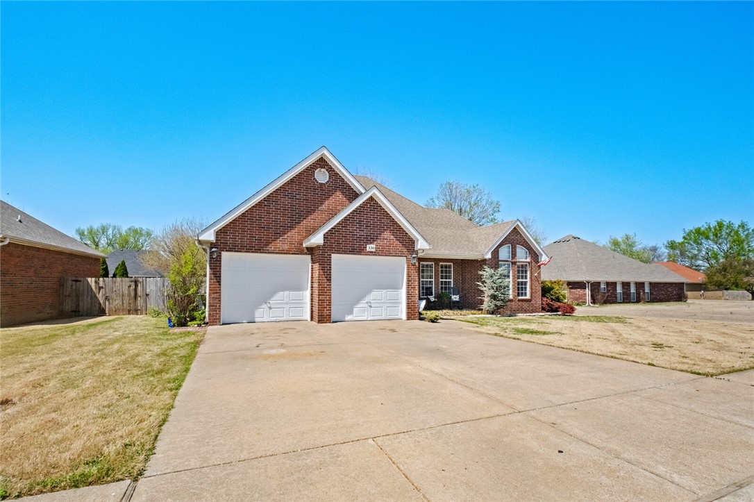 330 Red Maple Avenue