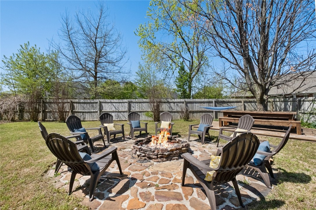 330 Red Maple Avenue