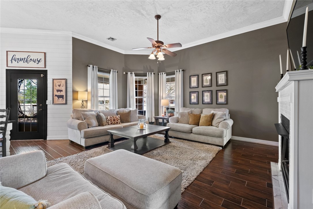 330 Red Maple Avenue