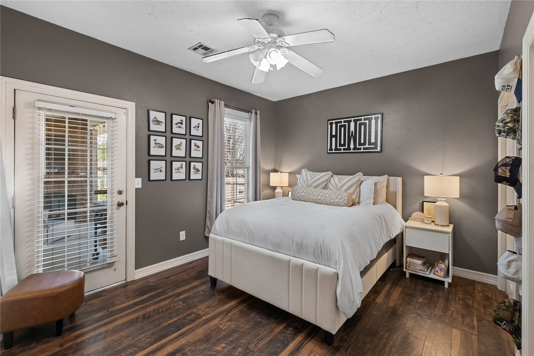 330 Red Maple Avenue