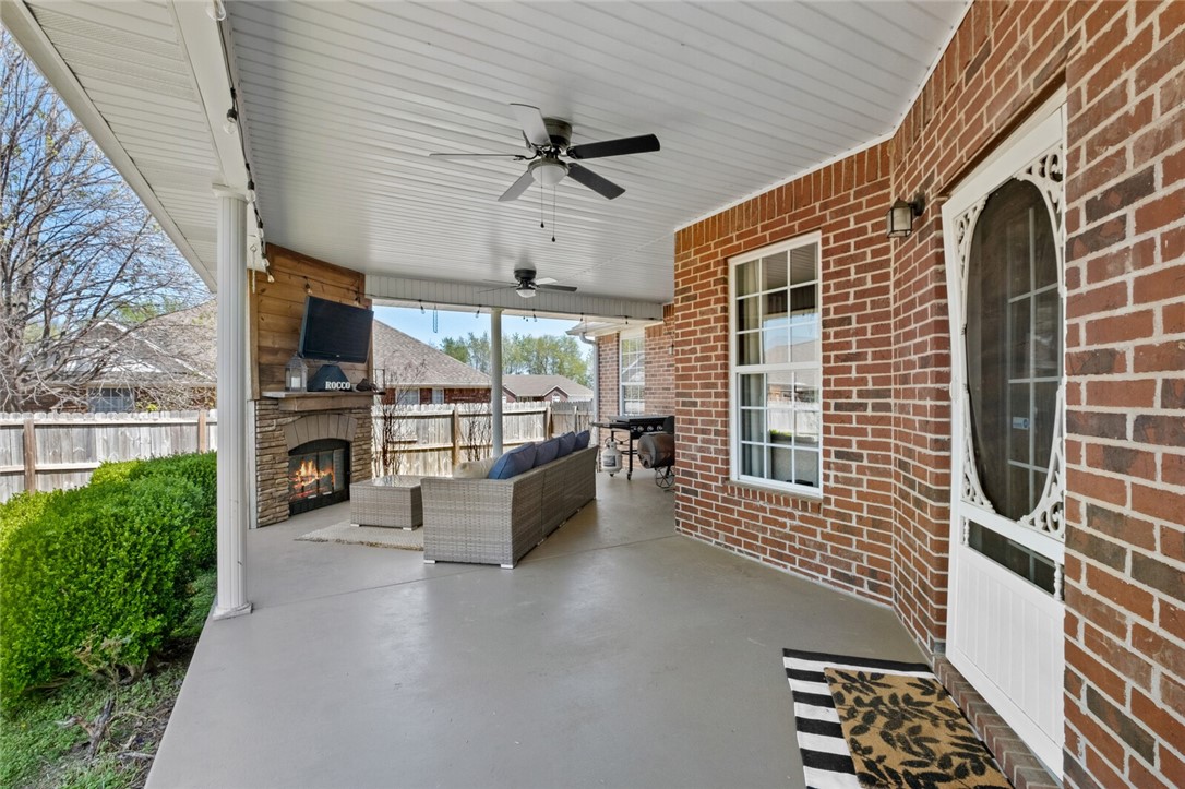 330 Red Maple Avenue