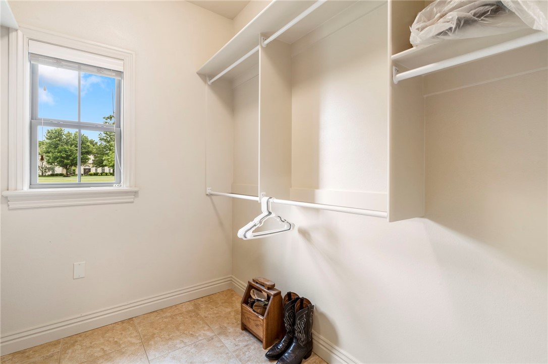 3997 N Bridlewood Drive