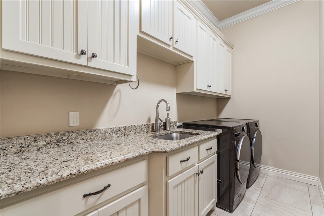 3997 N Bridlewood Drive