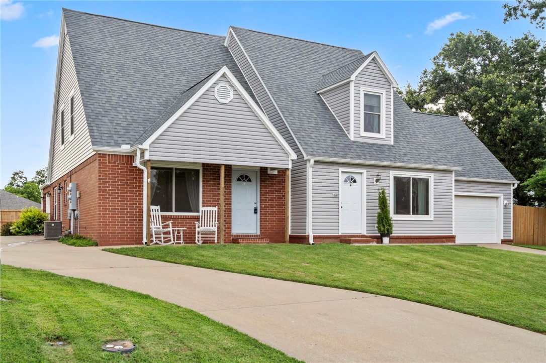 504 Braithwaite Street A & B