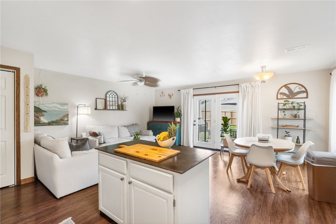 504 Braithwaite Street A & B