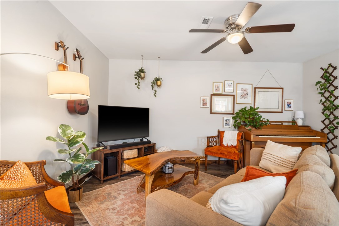 504 Braithwaite Street A & B