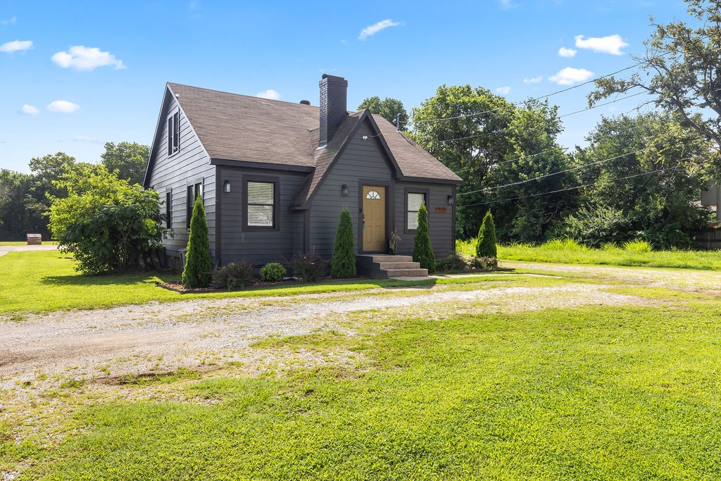 1554 Leverett Avenue