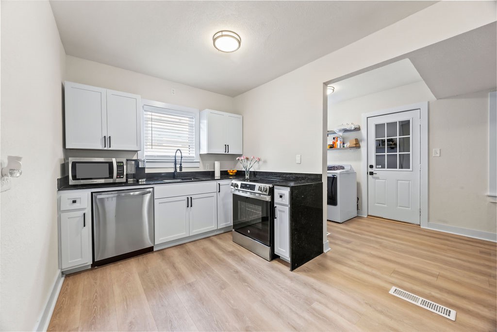 1554 Leverett Avenue