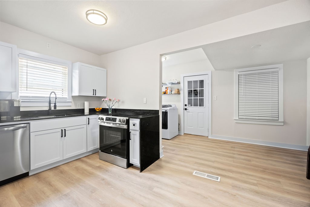 1554 Leverett Avenue