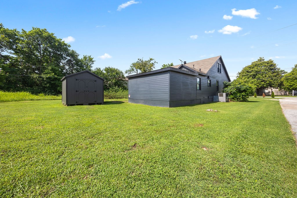 1554 Leverett Avenue