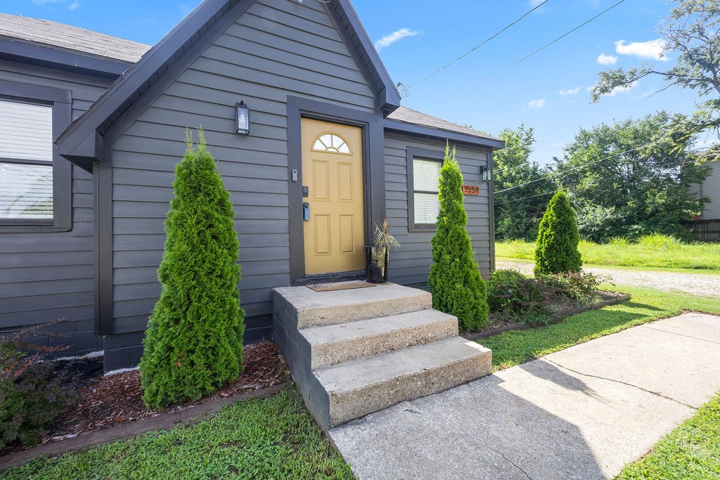 1554 Leverett Avenue