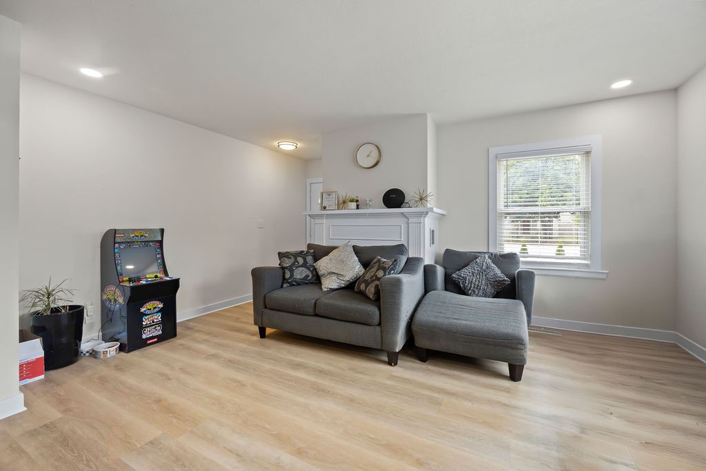 1554 Leverett Avenue