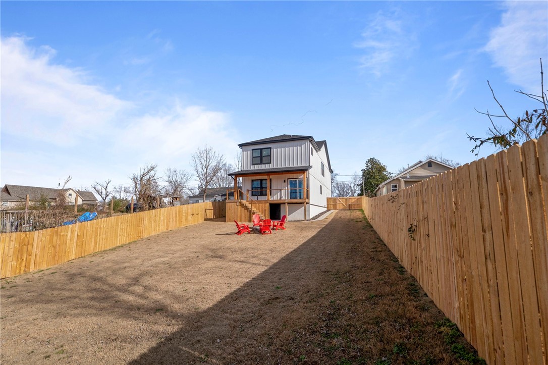 220 N C Street