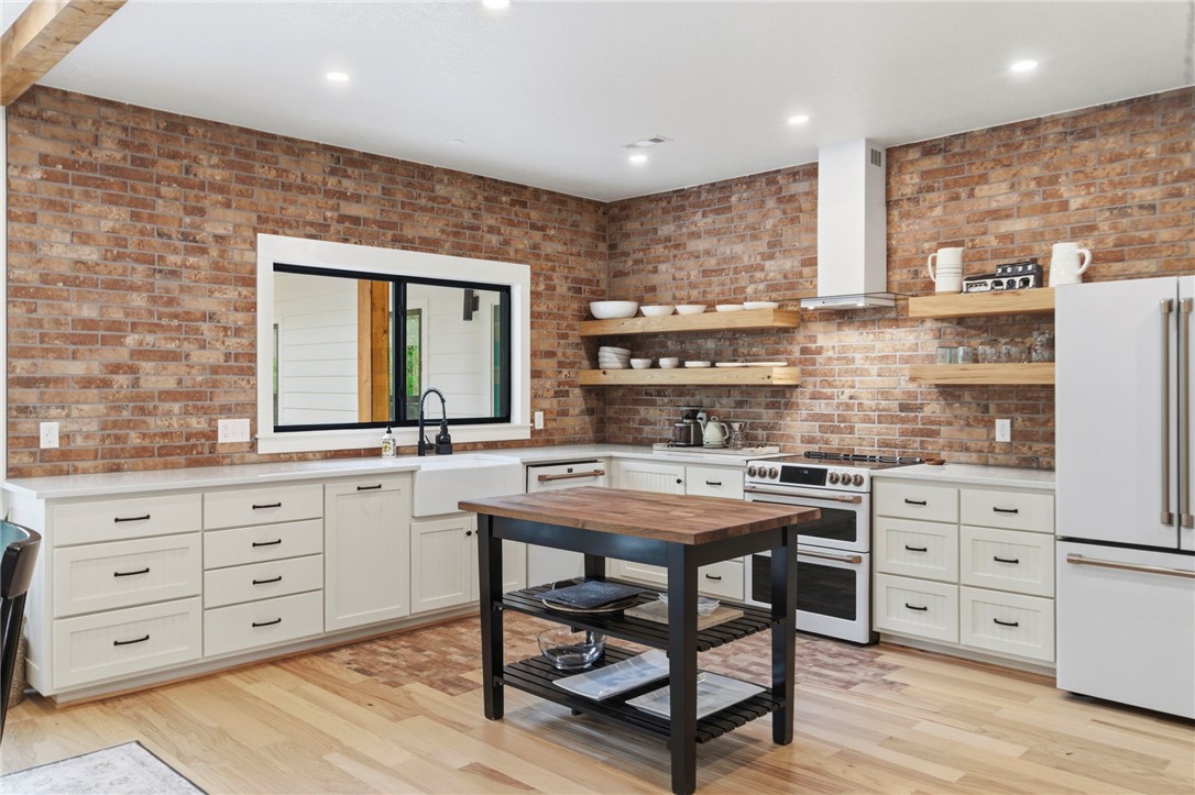 10036 Sun Ridge Circle