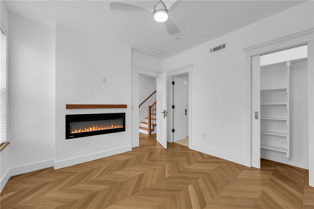 500 SW B Street 3