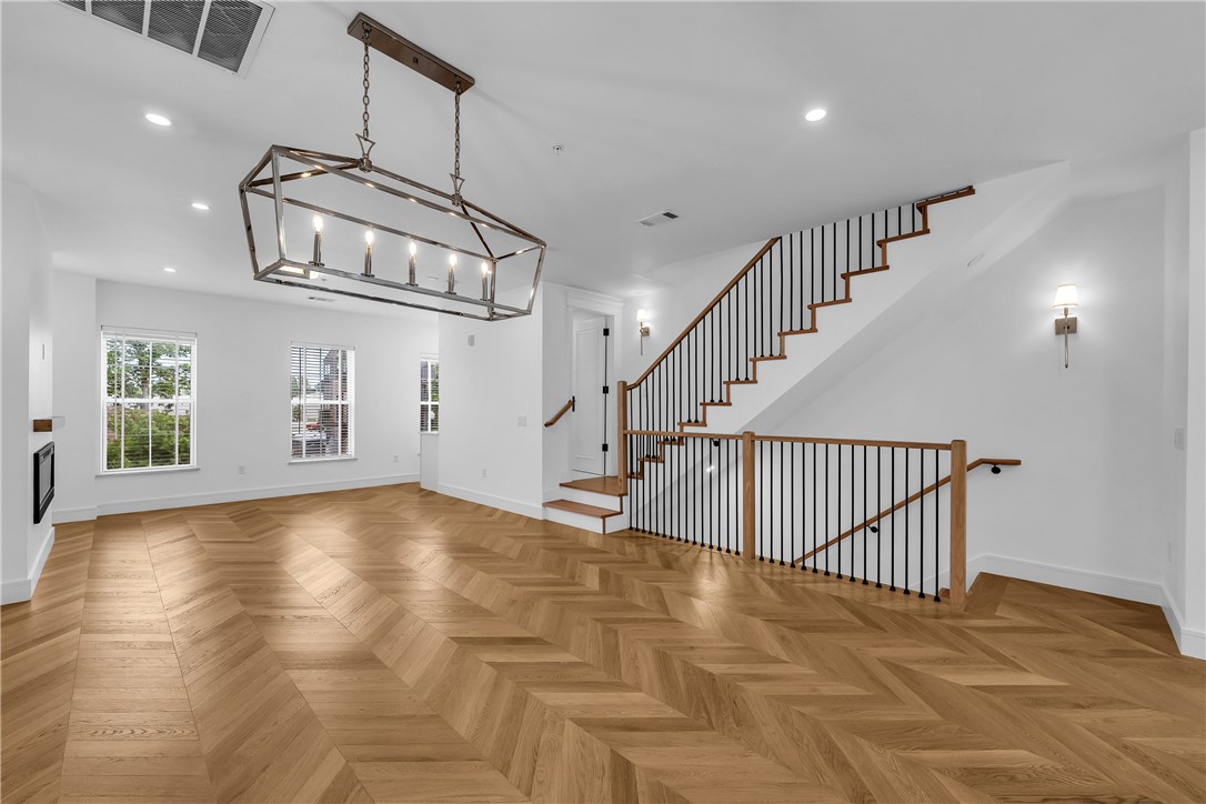 500 SW B Street 3