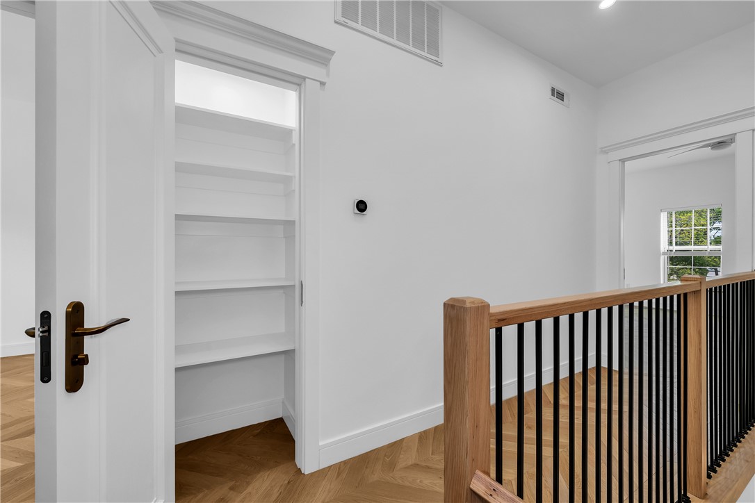 500 SW B Street 3