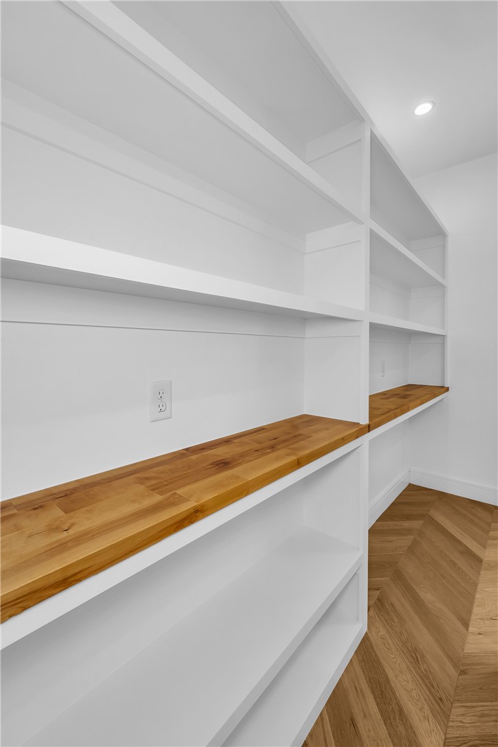 500 SW B Street 3