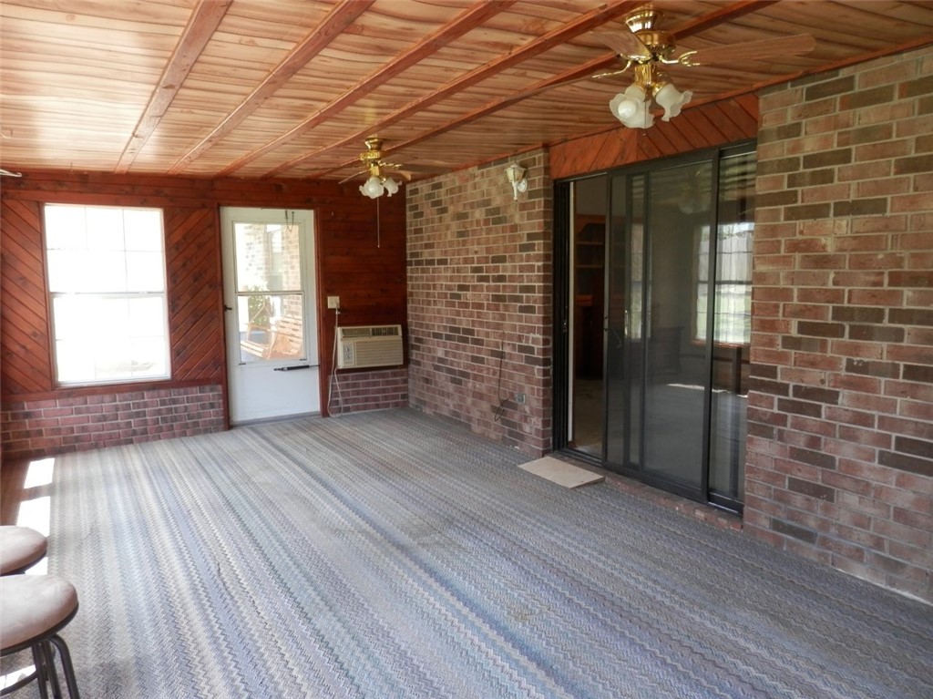 2915 Parkwood Drive