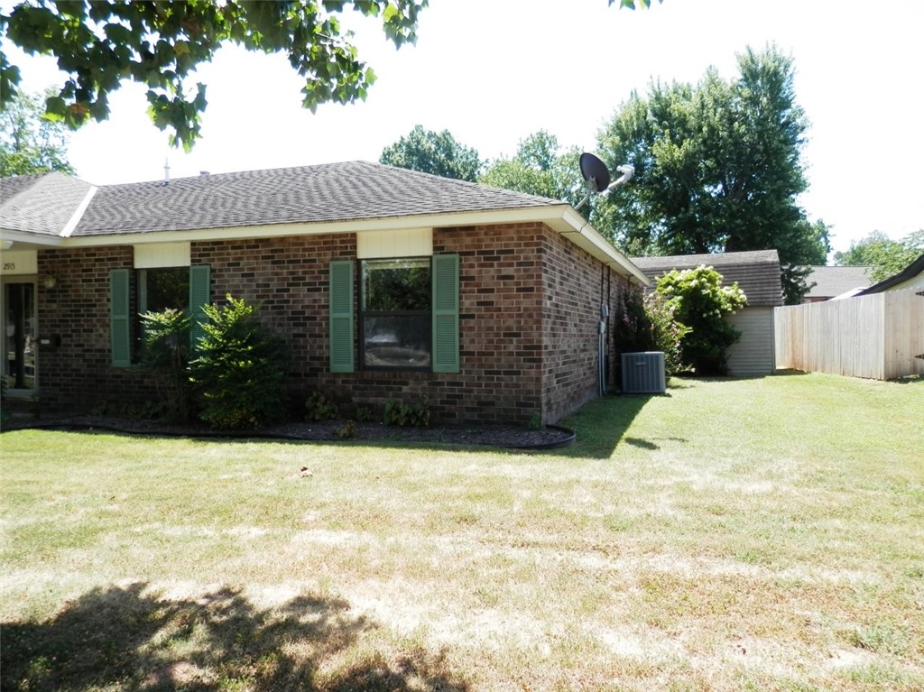 2915 Parkwood Drive
