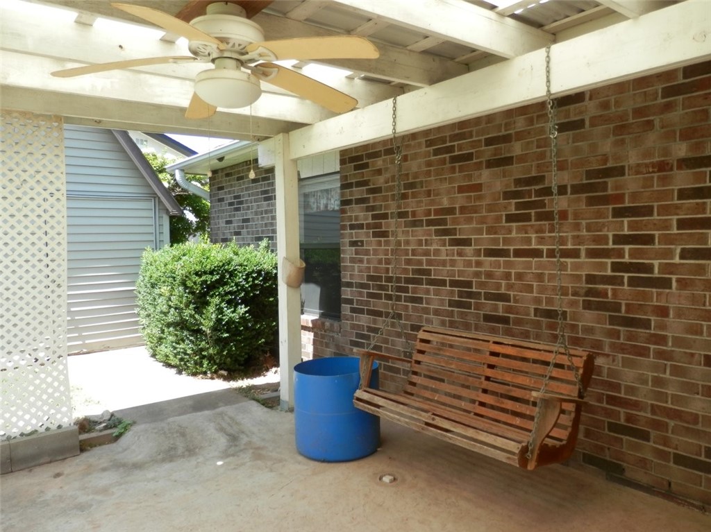 2915 Parkwood Drive