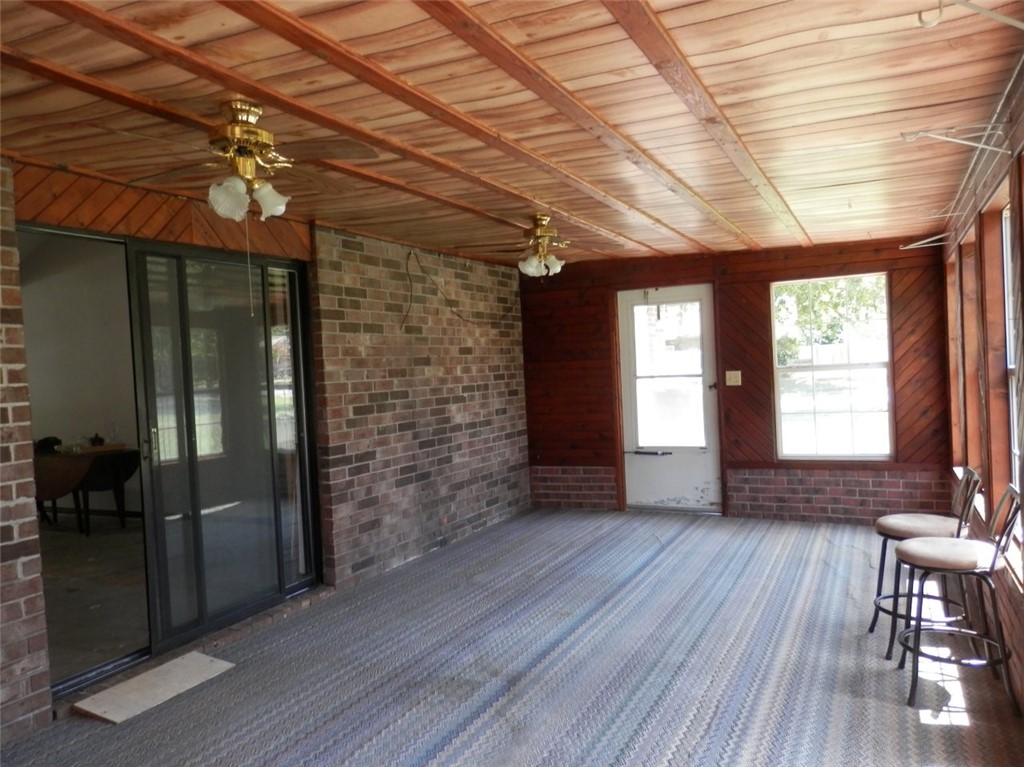 2915 Parkwood Drive