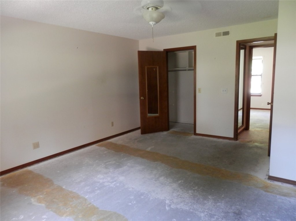 2915 Parkwood Drive