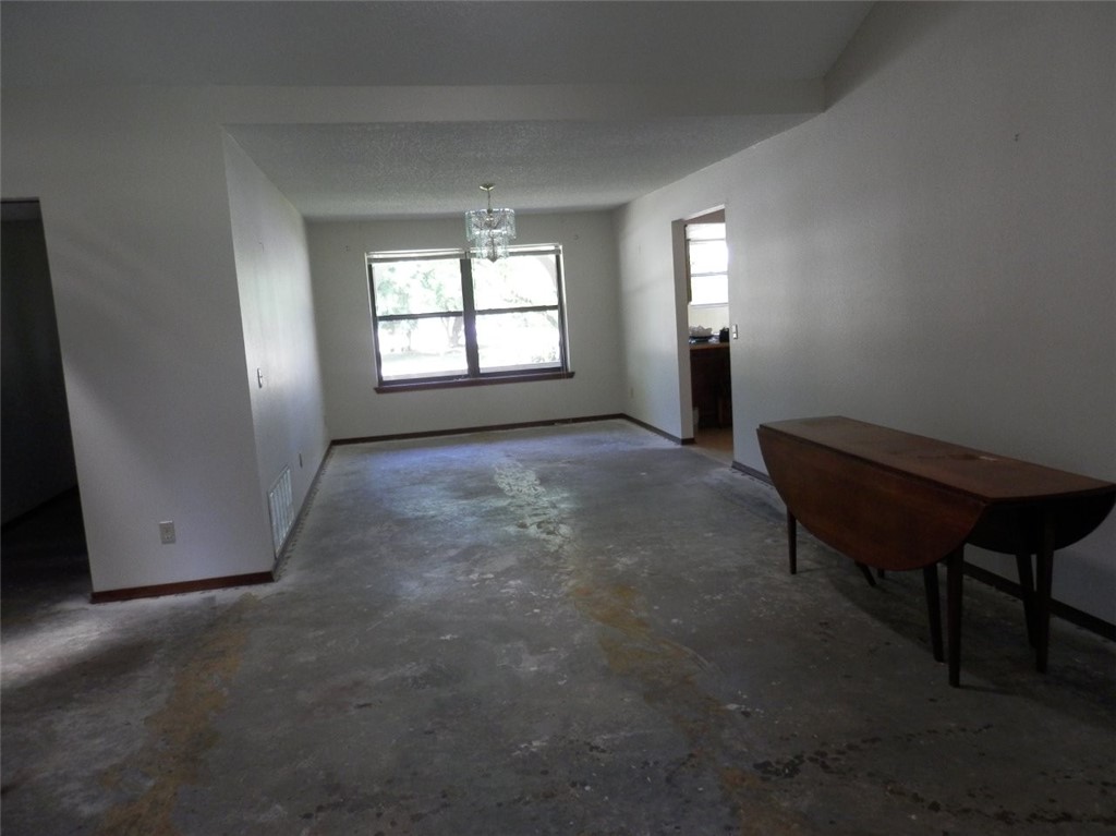 2915 Parkwood Drive