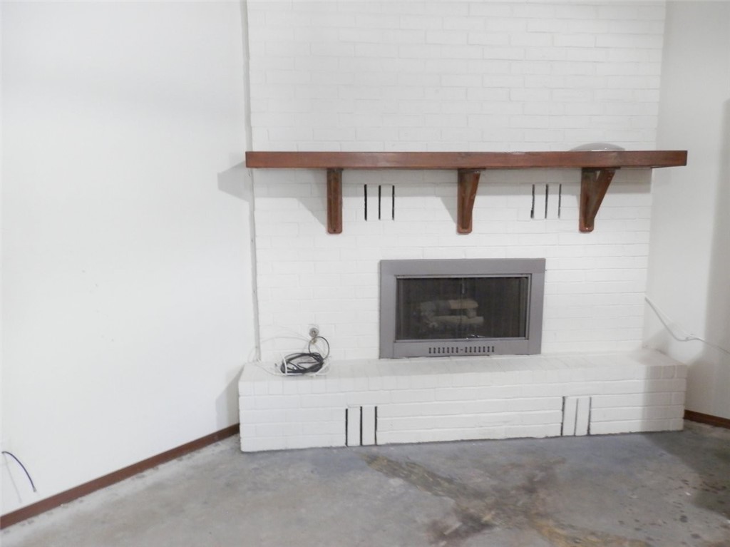 2915 Parkwood Drive