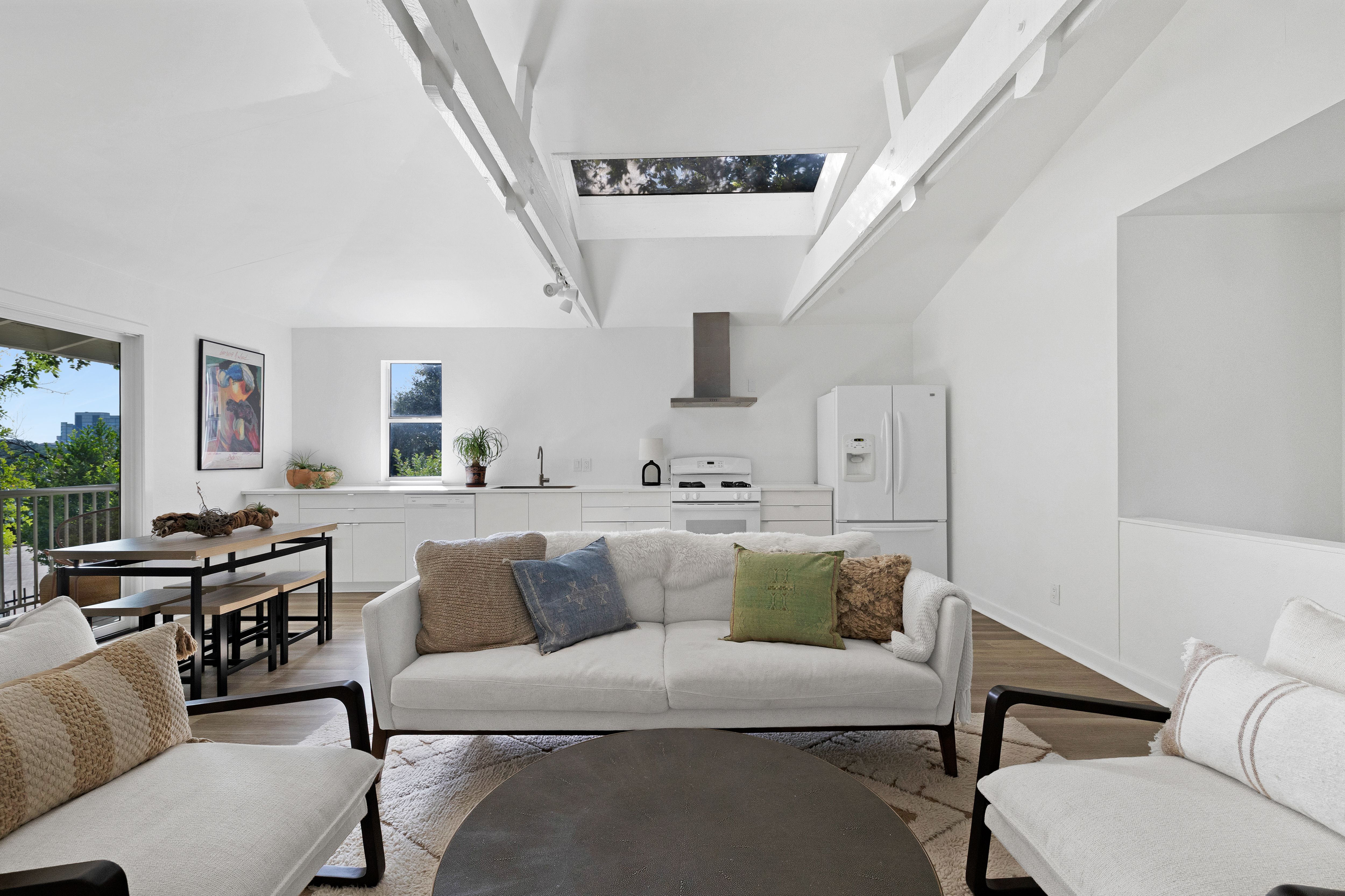 1112 West 10th Street Unit B 